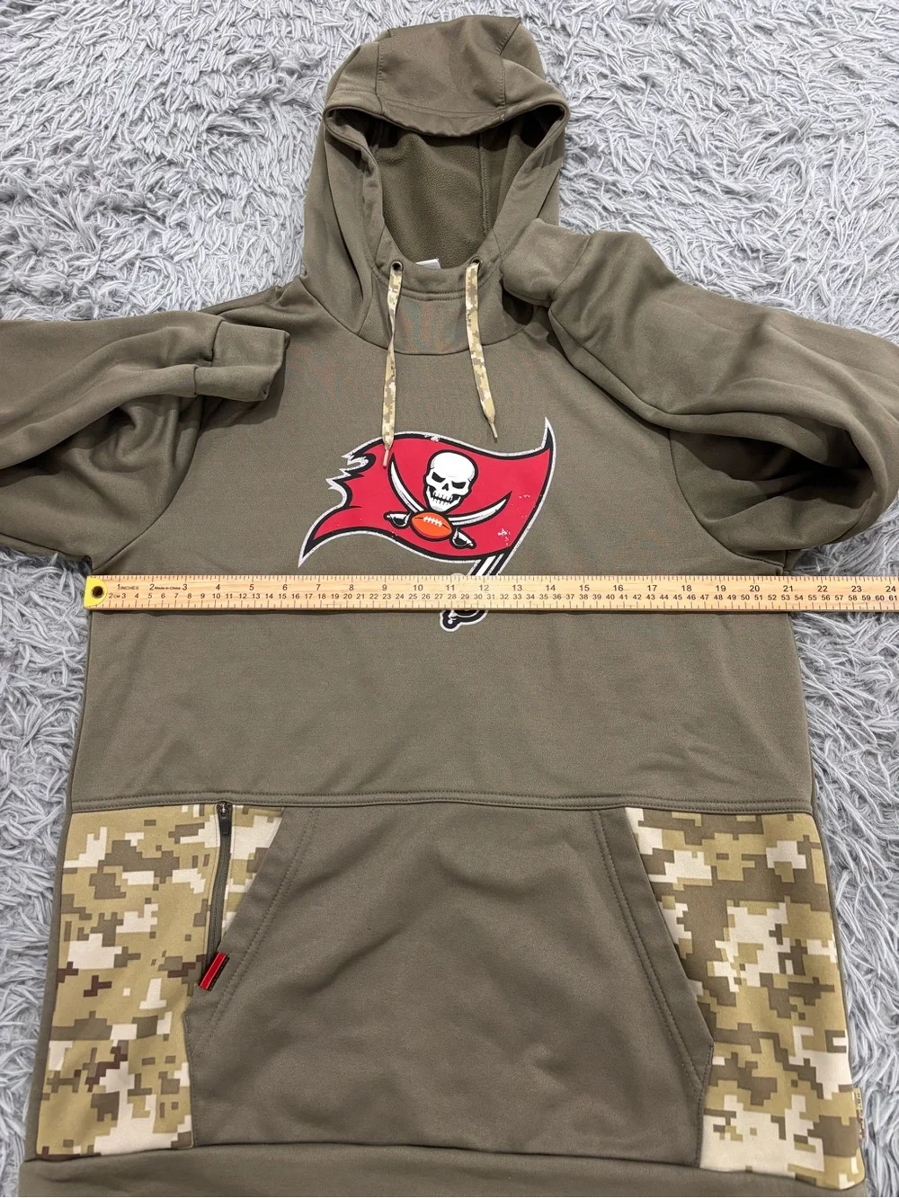 Nike NFL Salute to Service Tampa Bay Buccaneers Hoodie Mens Med Olive Green Camo